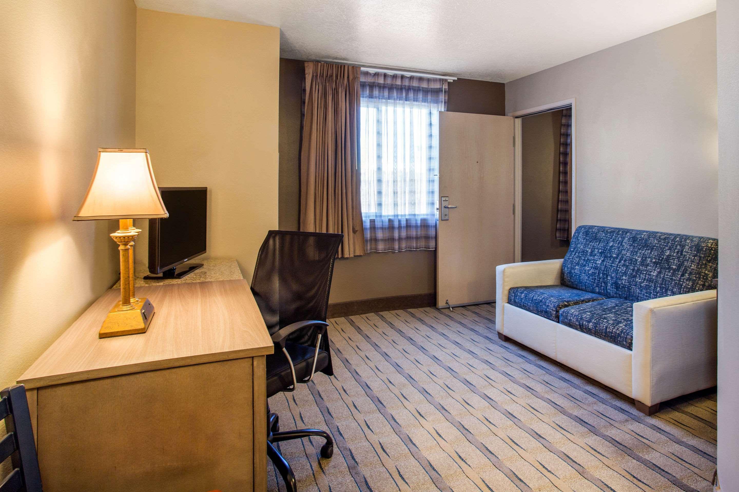 Quality Inn Moriarty Bagian luar foto
