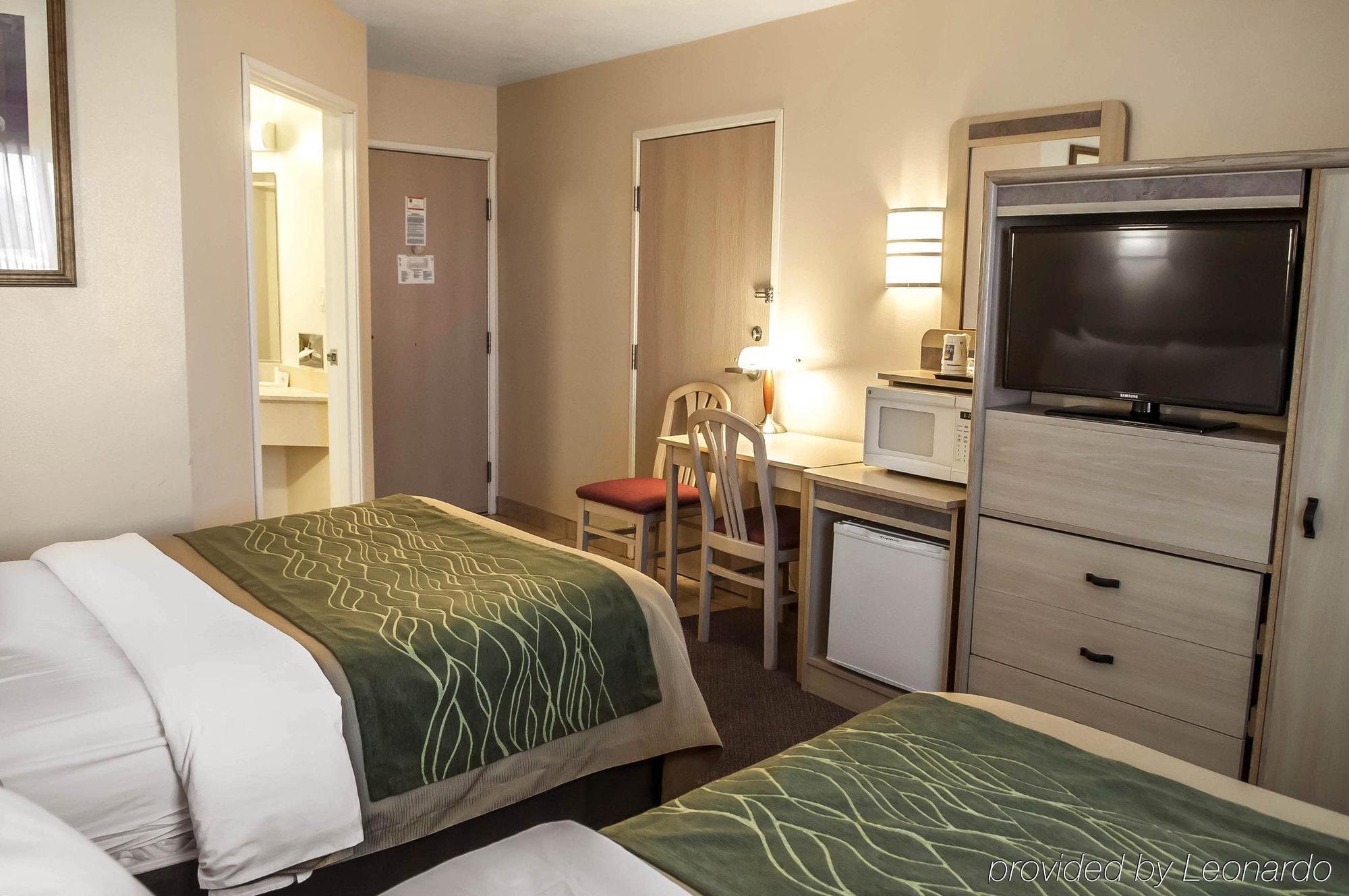 Quality Inn Moriarty Bagian luar foto