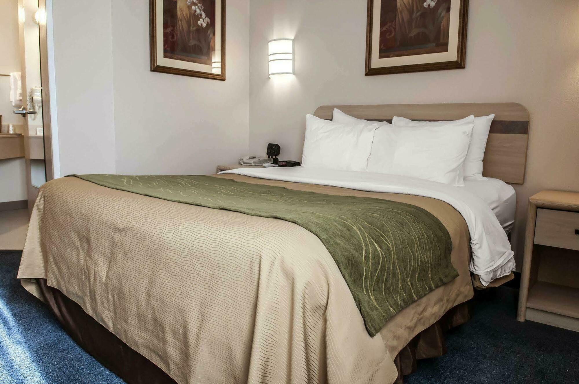 Quality Inn Moriarty Bagian luar foto